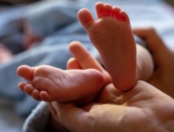 Simak Penjelasan MUI Tentang Hukum Adopsi Anak dalam Islam