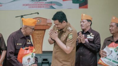 Walikota Bobby saat bersilaturahmi ke para veteran (psc/dok)