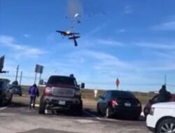 2 Pesawat Militer Bersejarah Tabrakan dan Meledak di Dallas Airshow