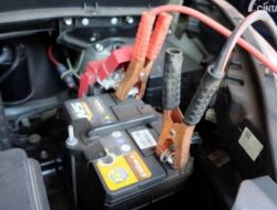 Aki Mobil Tekor Semalaman Cuma Karena Ini