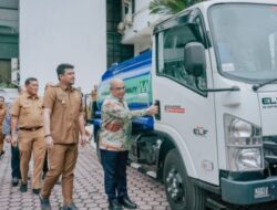 PT Musim Mas Serahkan CSR 3 Mobil Tangki Air ke Pemko Medan