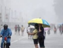 Hujan Sedang Mengguyur Kota Medan Siang Hari Ini