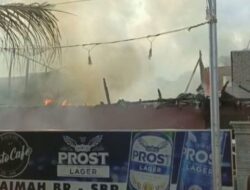 Warga Heboh! 2 Bangunan di Kawasan Wisata Bukit Lawang Terbakar