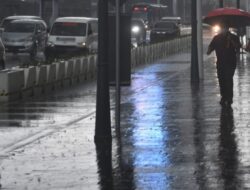 Kota Medan Diguyur Hujan Mulai Siang Hingga Malam Hari