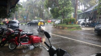 Siang Hari Ini Diprediksi Kota Medan Diguyur Hujan Ringan