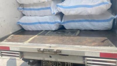 Polda Sumut Geledah Gudang Cargo J&T Percut Sei Tuan