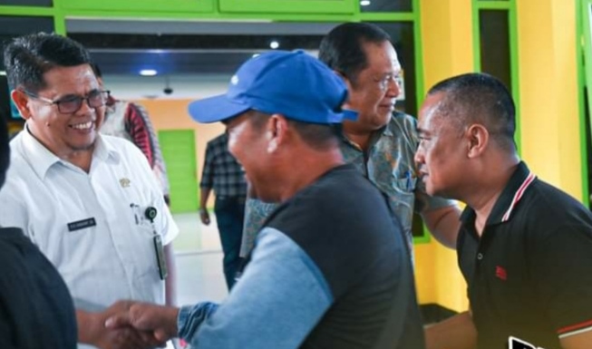 Walikota Padang Sidempuan saat melepas kontingen Penas XVI KTNA