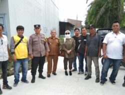 Legislator Medan Tinjau Jalan Tirtosari yang Rusak Parah