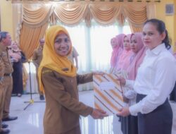 Walikota Padang Sidempuan Serahkan 130 SK PPPK