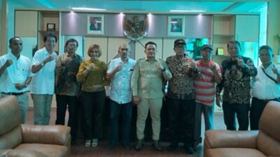 Ketua DPRD Binjai H Noor Sri Syah Alam Putra, Ketua Formag Polmen Sihotang bersama pengurus lainnya saat diabadikan bersama.