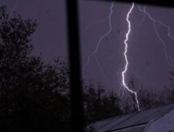 Waspadai Kota Medan Hujan Petir Selepas Maghrib Hari Ini