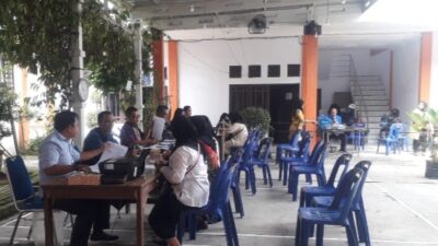 Para P3K tenaga guru saat melakukan penandatanganan perjanjian kerja di Kantor BKD Binjai