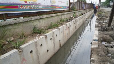Atasi Genangan Air, Dinas SDABMBK Medan Bangun Sistem Drainase di Jalan RPH