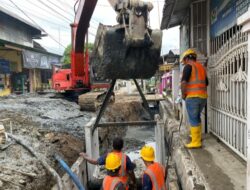 Dinas SDABMBK Perbaiki Saluran Drainase di Jalan Jermal XVII Medan Denai