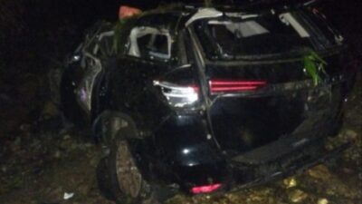 Mobil Berpenumpang Satu Keluarga Terjun ke Jurang di Toba, 1 Tewas