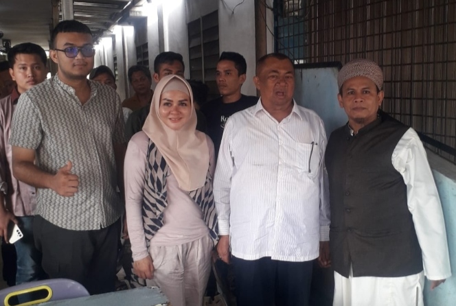 Dato Seri H Syamsul Arifin SE, Beby Arbiana ST MM, Ketua FSU Sumut Ir Suseno Arto WP saat diabadikan bersama (portalswara.com/Syahril)