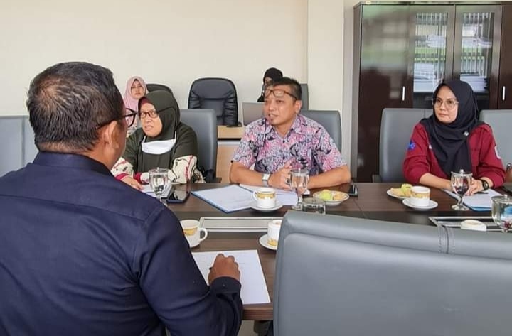 Anggota DPRD Binjai Fraksi Gerindra Komisi B Joko Basuki SH saat RDP dengan Disnaker Binjai (portalswara.com/Syahril)