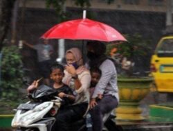 Siang Hari Ini Hujan Ringan Mengguyur Kota Medan