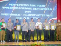 Walikota Medan Terima Penghargaan dari Kapolda Sumut