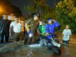 Walikota Bobby Terobos Hujan Deras Pastikan Drainase Berfungsi