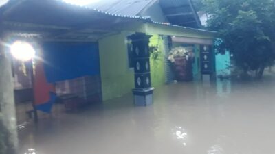 Rumah warga yang terendam banjir (portalswara.com/syahril)