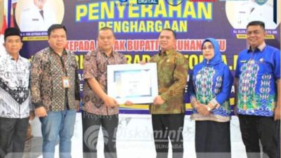 Bupati Labuhanbatu Terima Penghargaan BPMP Provinsi Sumatera Utara
