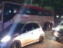 Bus Pariwisata Ugal-ugalan yang Tabrak Ibu Hamil di Medan Dirusak Warga