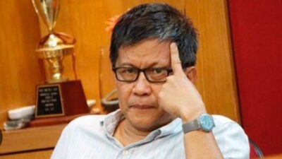 Rocky Gerung: Bakal Ada Perang Terbuka Jokowi dan Megawati