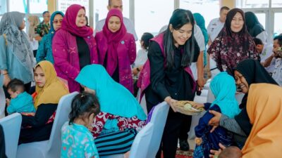 Balita Penderita Stunting di Medan Marelan Dapat PMT dari Kahiyang Ayu