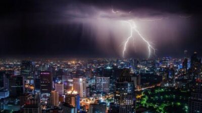 Hujan Siang Hingga Sore Hari Ini di Kota Medan Disertai Petir