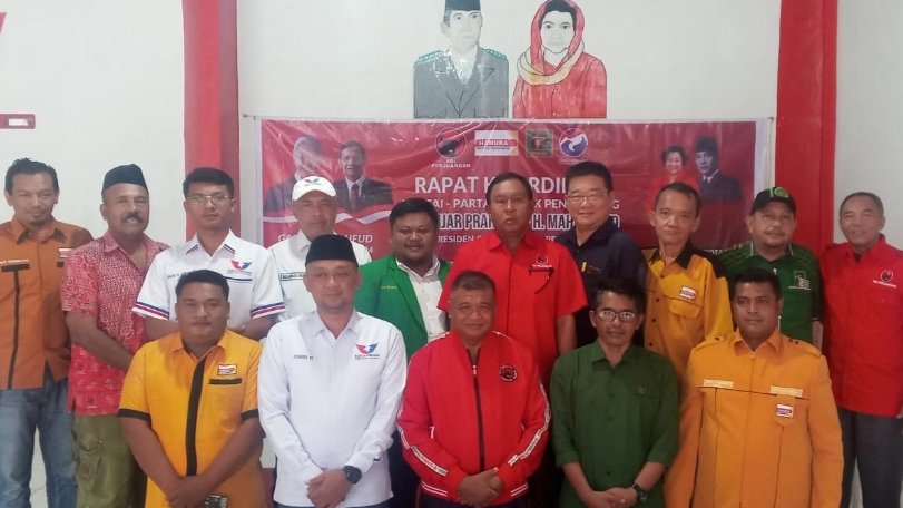 4 Parpol pendukung Ganjar-Mahfud saat menggelar rapat kordinasi di kantor PDIP Binjai (portalswara.com/Raka)