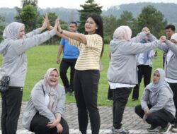 Kahiyang Ayu Pacu Semangat Kekompakan Peserta Outbound