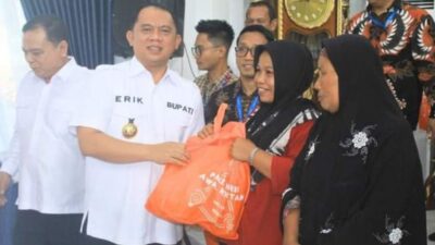 Bupati Labuhanbatu Berikan Paket Bantuan Nutrisi untuk Masyarakat