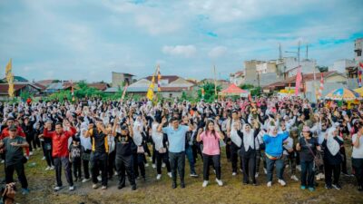 Bobby Nasution dan Kahiyang Ayu Senam Kolaborasi Bersama Ratusan Warga Medan Selayang