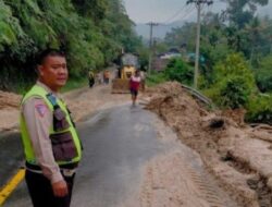 Truk Terguling ke Jurang Akibat 2 Titik Jalan di Taput Longsor