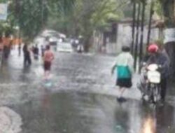 Hujan Terus Mengguyur Kota Medan Mulai Siang Hingga Selepas Maghrib