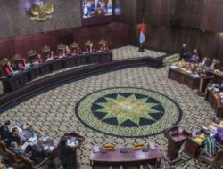 MK Kirim Surat Panggilan ke Sri Mulyani, Risma, Airlangga dan Muhadjir