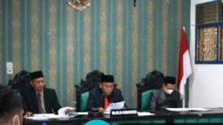 Majelis Komisioner saat sidang berlangsung, Selasa (02/04/2024) di Kantor Komisi Informasi Provinsi Sumatera Utara (portalswara.com/Zulkifli)