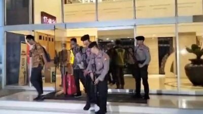 KPK Geledah Ruang Kerja Sekjen DPR Terkait Kasus Korupsi Pengadaan Barang dan Jasa