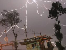 Waspadai Hujan Petir Hari Ini di Kota Medan