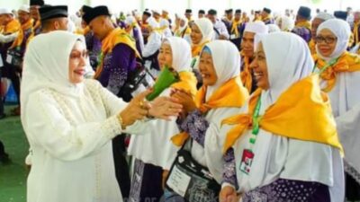Plt Bupati Labuhanbatu Lepas Keberangkatan 318 Calon Jama’ah Haji