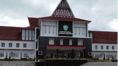 Bupati Tapsel Harap Pemprovsu Segera Perbaiki Jalan Rusak Menuju Aek Bilah