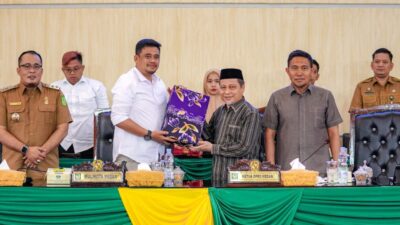 Walikota Bobby Hadiri Paripurna Pemandangan Umum Fraksi DPRD Medan