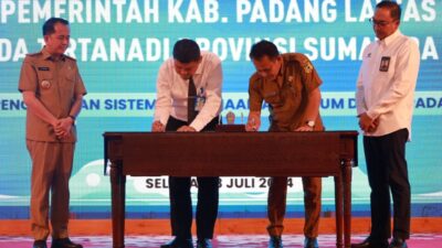Pj Gubsu Saksikan MoU Penyediaan Air Minum Kabupaten Palas dengan Perumda Tirtanadi