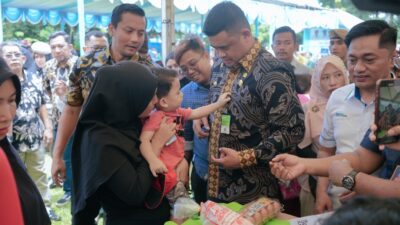 Walikota Medan Beri Bantuan Keluarga Rentan Stunting