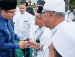 Salat Tarawih di Sunggal, Rico Waas: Mari Berdoa dan Satukan Frekuensi Bangun Medan