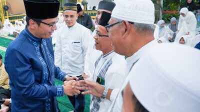 Salat Tarawih di Sunggal, Rico Waas: Mari Berdoa dan Satukan Frekuensi Bangun Medan