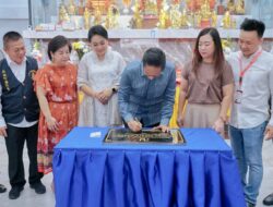 Rico Waas: Waisak Mengajarkan Pentingnya Kesadaran dan Pengendalian Diri