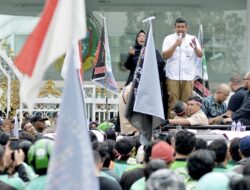 Gubernur Bobby Nasution Temui dan Dengar Keluhan Demo Ribuan  Driver Ojol