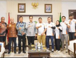 Rico Waas Sambut Anniversary ke-13 Mercedes Benz W202 Libatkan UMKM dan Komunitas Pelukis